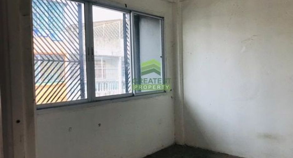 For sale 11 bed retail Space in Min Buri, Bangkok