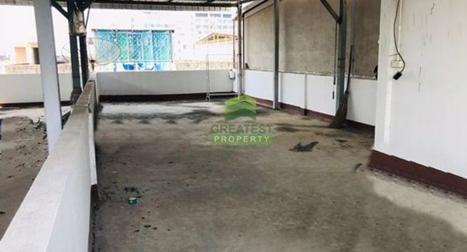 For sale 11 bedrooms retail Space in Min Buri, Bangkok