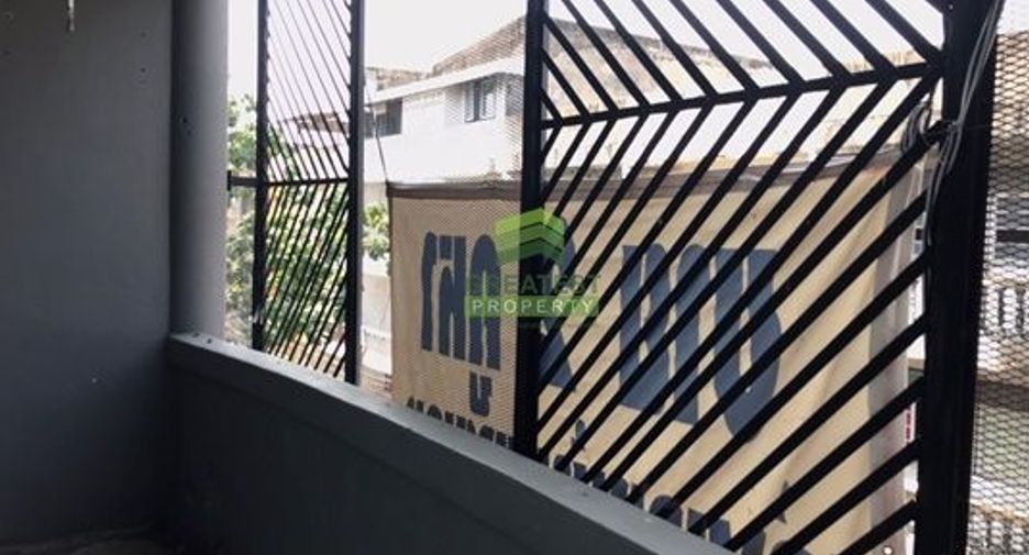 For sale 11 bedrooms retail Space in Min Buri, Bangkok