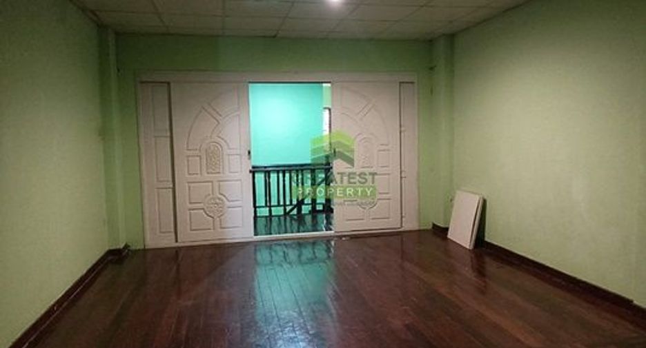 À vendre 2 chambres maison de ville à Mueang Nonthaburi, Nonthaburi