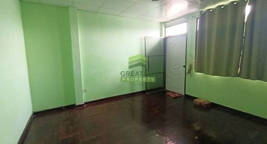 À vendre 2 chambres maison de ville à Mueang Nonthaburi, Nonthaburi
