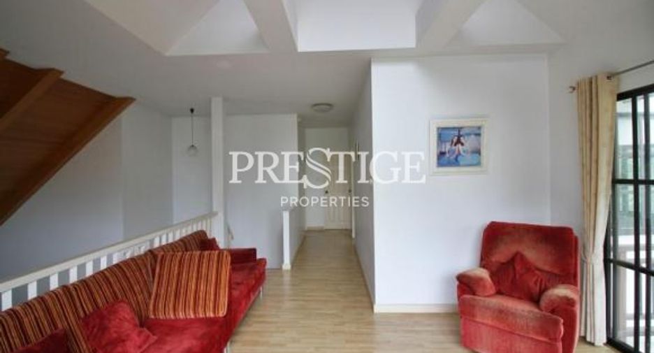 For sale 4 bedrooms house in East Pattaya, Pattaya