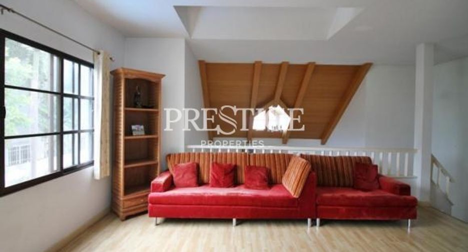 For sale 4 bedrooms house in East Pattaya, Pattaya