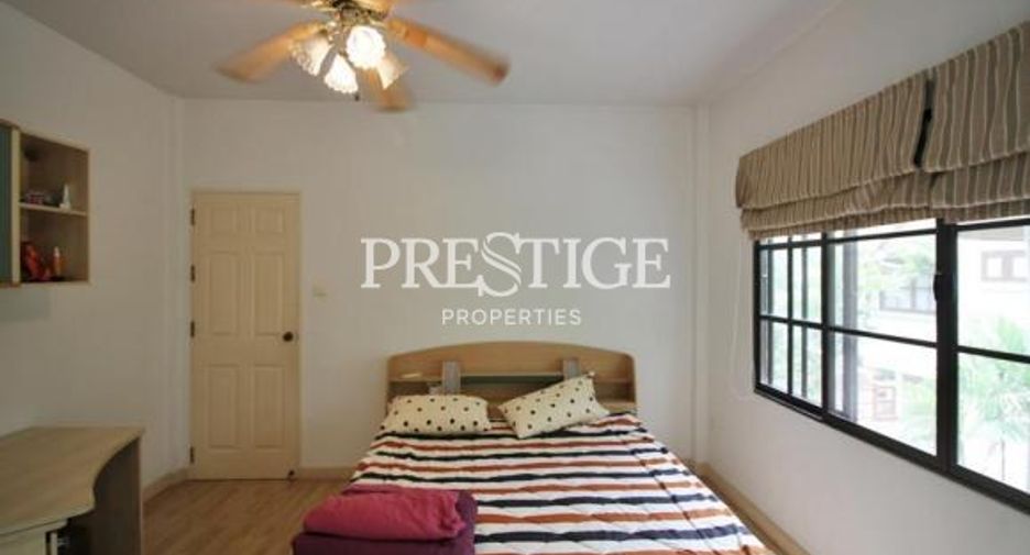 For sale 4 bedrooms house in East Pattaya, Pattaya