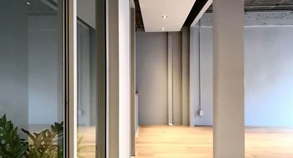 For sale 3 bedrooms townhouse in Watthana, Bangkok