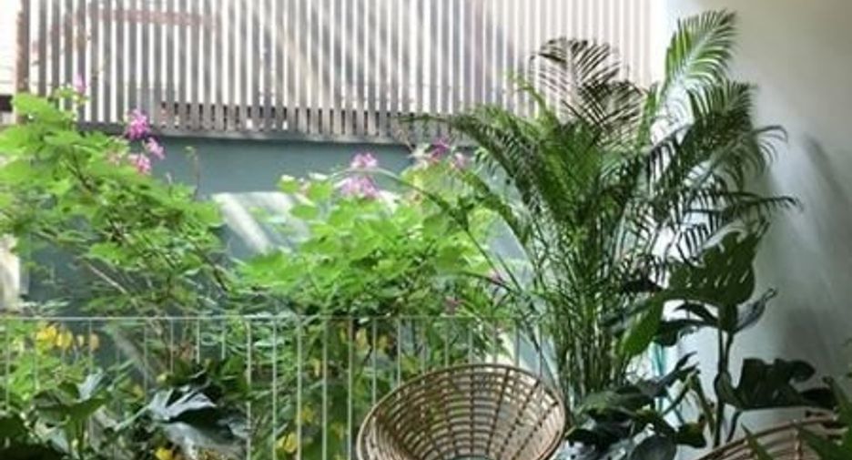 For sale 3 bedrooms townhouse in Watthana, Bangkok