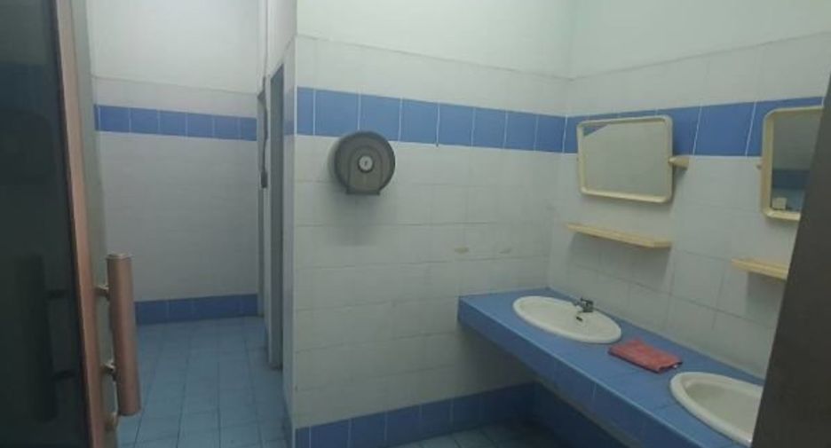 For rent retail Space in Bang Sao Thong, Samut Prakan
