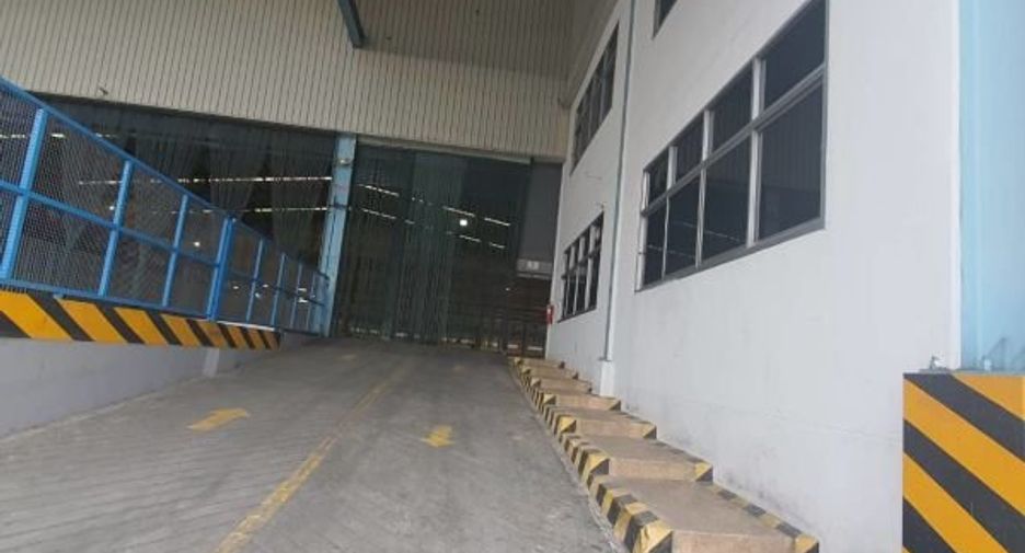 For rent retail Space in Bang Sao Thong, Samut Prakan