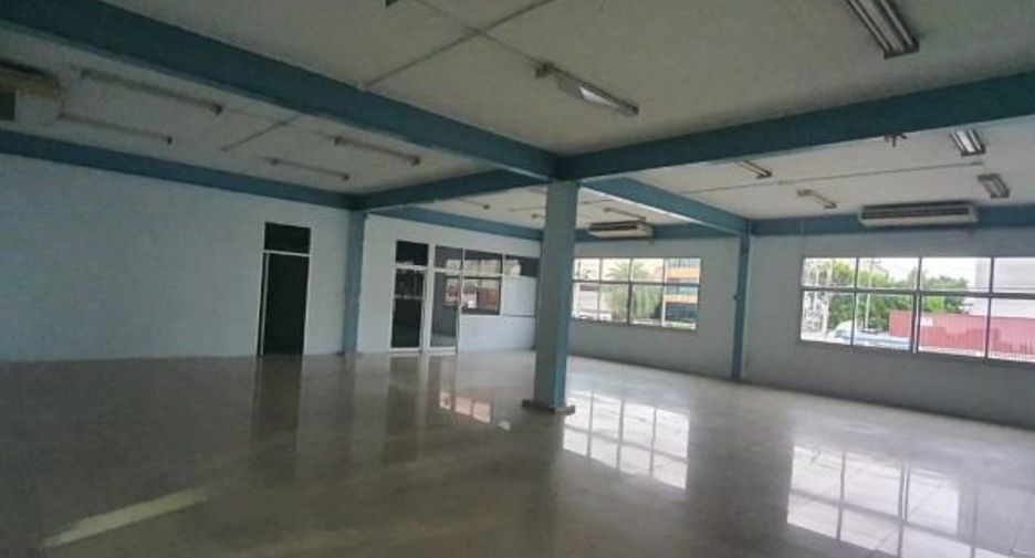 For rent retail Space in Bang Sao Thong, Samut Prakan