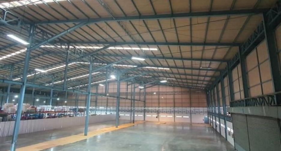 For rent retail Space in Bang Sao Thong, Samut Prakan