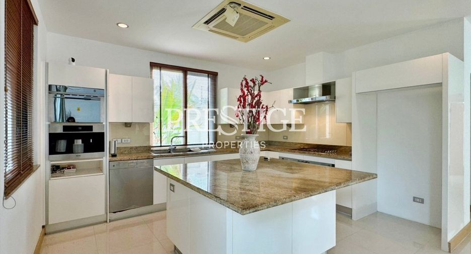 For rent and for sale 4 bedrooms house in Bang Lamung, Chonburi