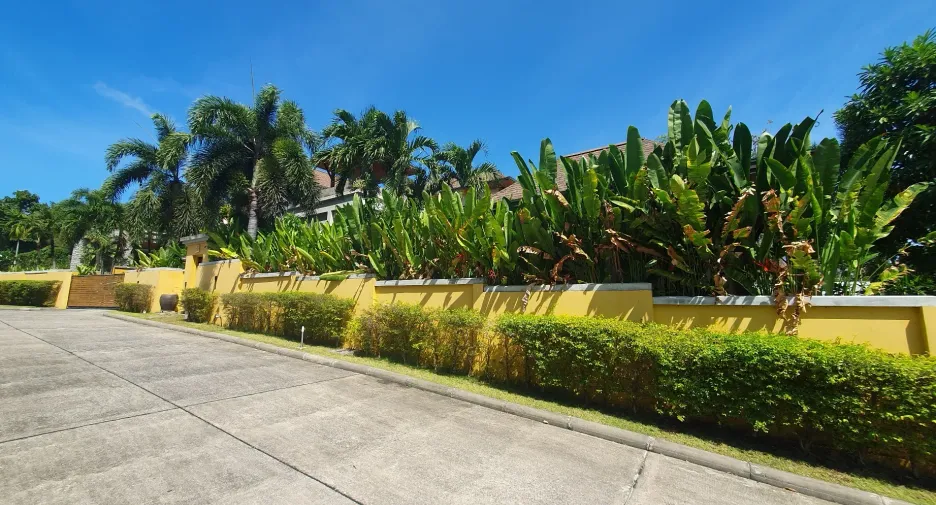 For sale 5 Beds villa in Mueang Phuket, Phuket