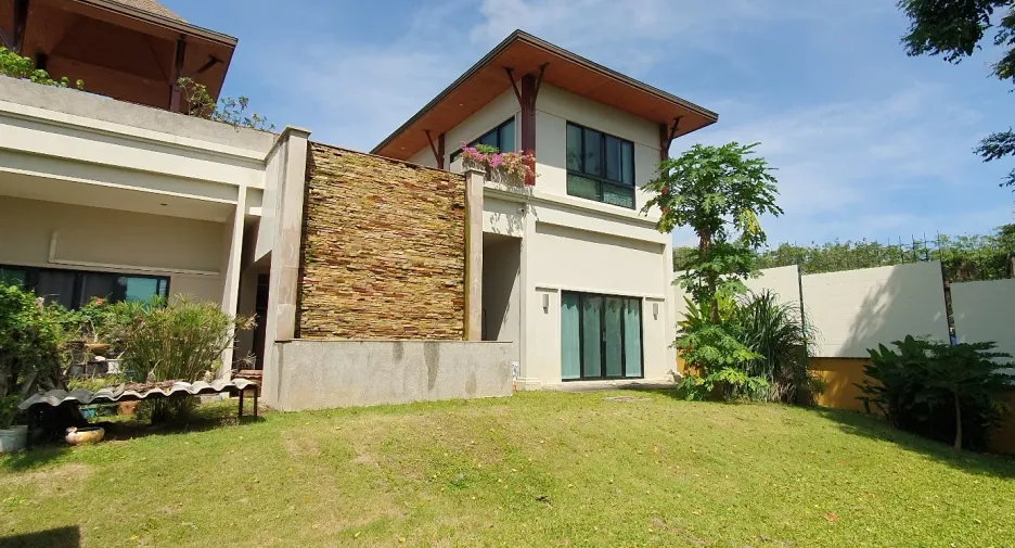 For sale 5 Beds villa in Mueang Phuket, Phuket