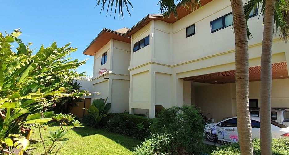 For sale 5 Beds villa in Mueang Phuket, Phuket