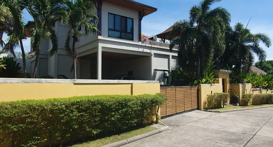 For sale 5 Beds villa in Mueang Phuket, Phuket
