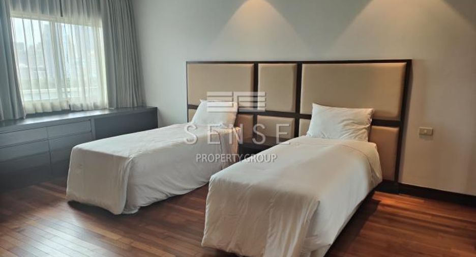 For rent 4 bedrooms condo in Pathum Wan, Bangkok