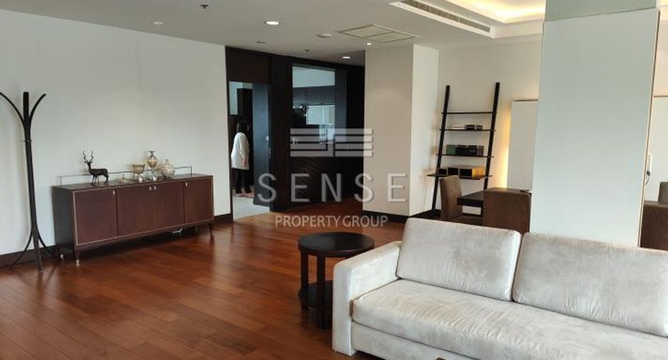 For rent 4 bedrooms condo in Pathum Wan, Bangkok