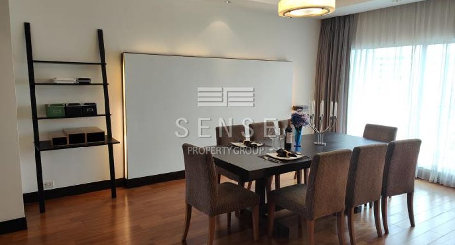 For rent 4 bedrooms condo in Pathum Wan, Bangkok