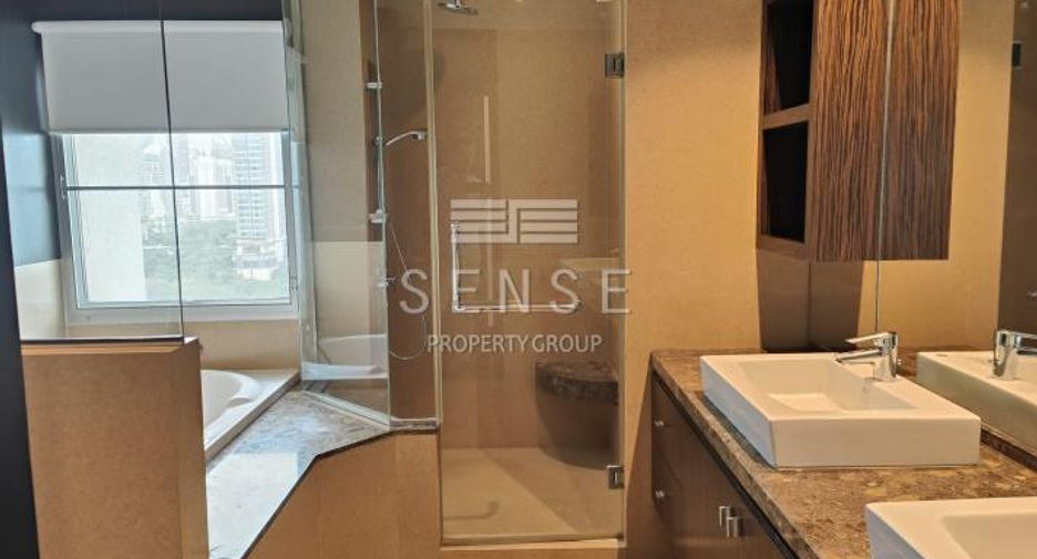 For rent 4 bedrooms condo in Pathum Wan, Bangkok