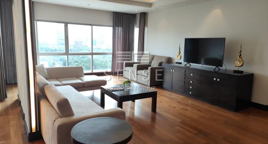 For rent 4 bedrooms condo in Pathum Wan, Bangkok