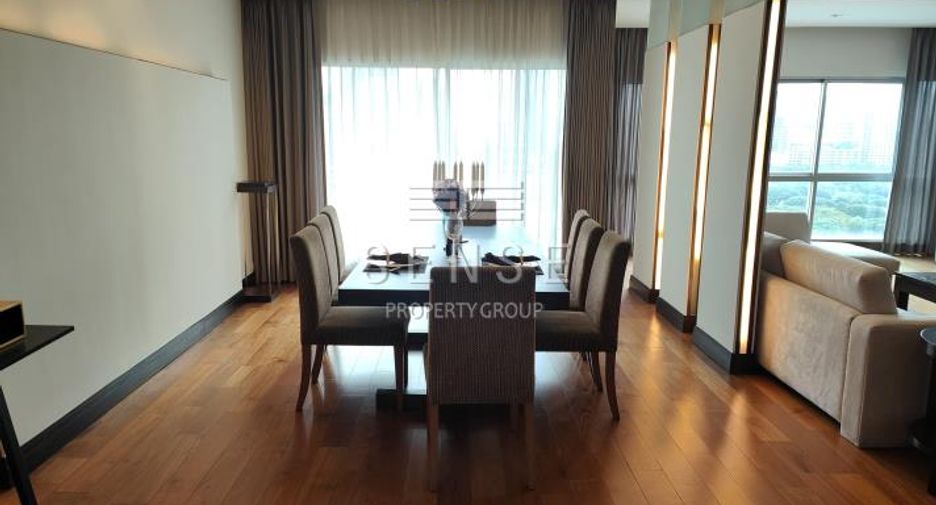 For rent 4 bedrooms condo in Pathum Wan, Bangkok