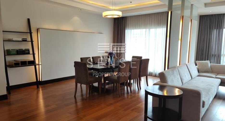 For rent 4 bedrooms condo in Pathum Wan, Bangkok