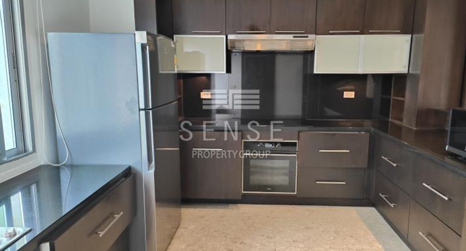 For rent 4 bedrooms condo in Pathum Wan, Bangkok
