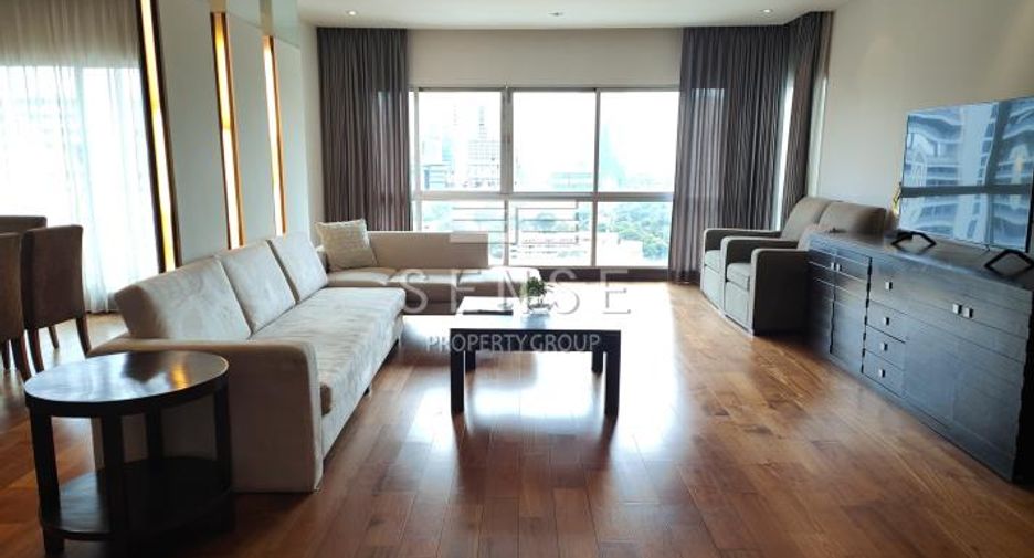 For rent 4 bedrooms condo in Pathum Wan, Bangkok