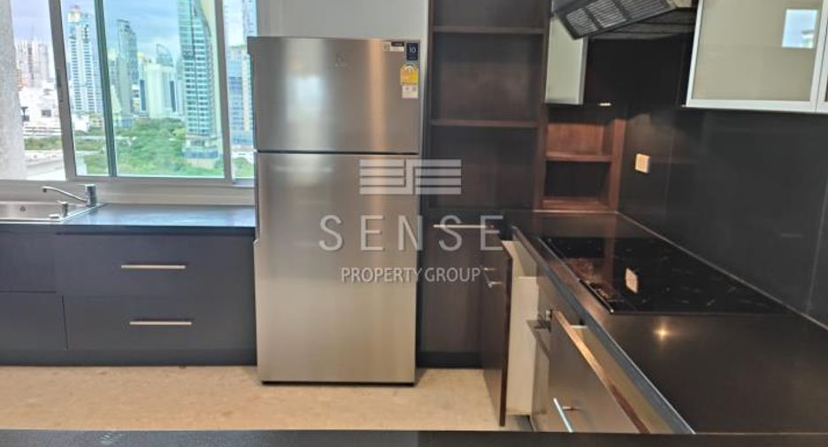 For rent 4 bedrooms condo in Pathum Wan, Bangkok