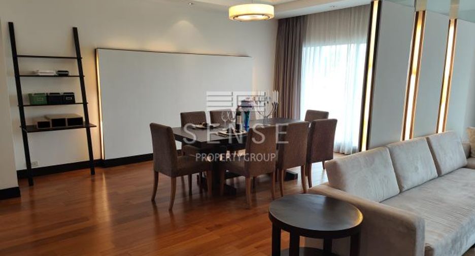 For rent 4 bedrooms condo in Pathum Wan, Bangkok