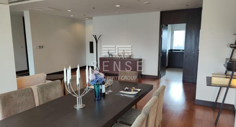 For rent 4 bedrooms condo in Pathum Wan, Bangkok