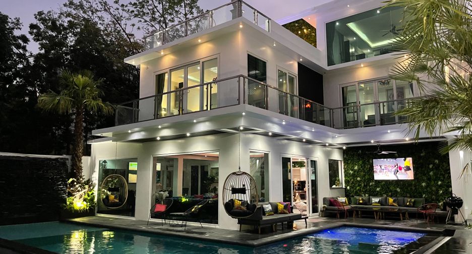 For sale 8 bed villa in Jomtien, Pattaya