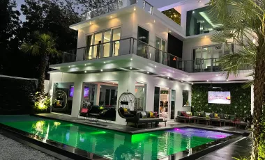 For sale 8 Beds villa in Jomtien, Pattaya