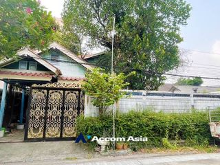 For sale studio house in Khlong Toei, Bangkok