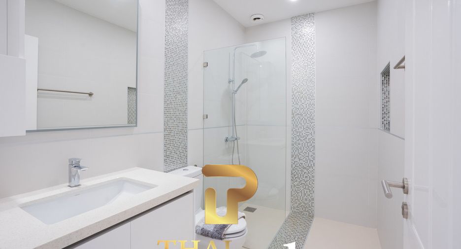 For sale 3 bed apartment in Hua Hin, Prachuap Khiri Khan