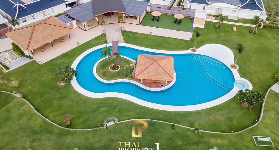 For sale 3 bed apartment in Hua Hin, Prachuap Khiri Khan