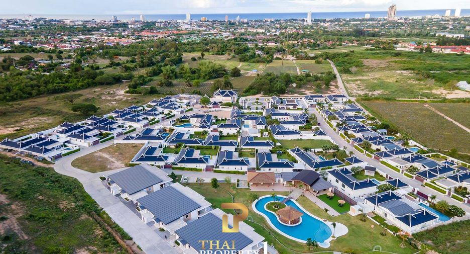 For sale 3 bed apartment in Hua Hin, Prachuap Khiri Khan