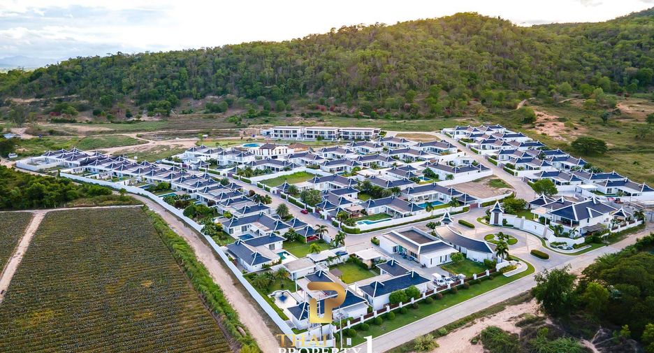 For sale 3 bed apartment in Hua Hin, Prachuap Khiri Khan