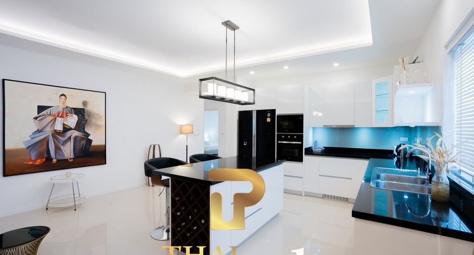 For sale 3 bed apartment in Hua Hin, Prachuap Khiri Khan