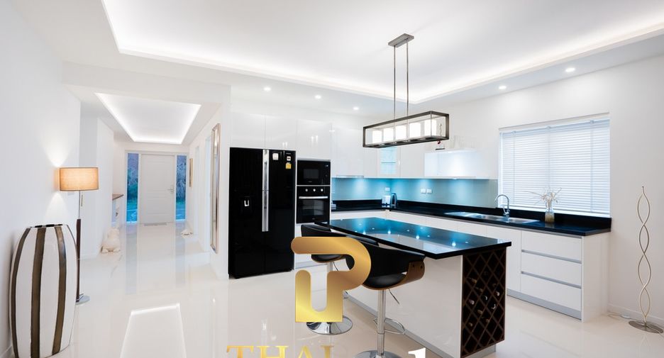 For sale 3 bed apartment in Hua Hin, Prachuap Khiri Khan