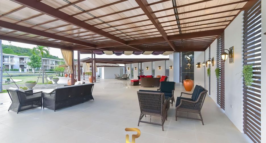 For sale 3 bed apartment in Hua Hin, Prachuap Khiri Khan