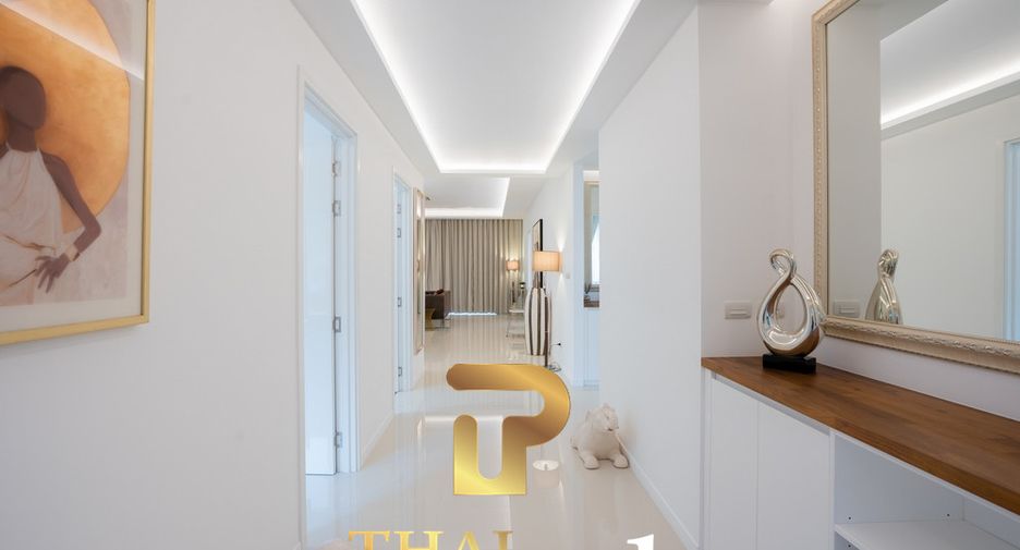 For sale 3 bed apartment in Hua Hin, Prachuap Khiri Khan