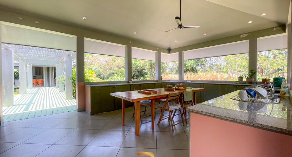 For sale 7 bedrooms villa in Cha Am, Phetchaburi