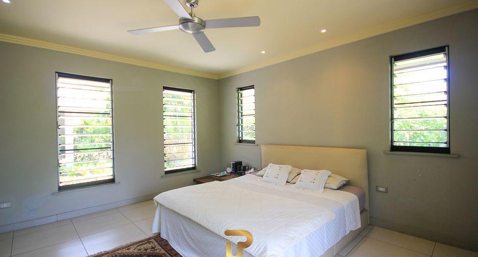 For sale 7 bedrooms villa in Cha Am, Phetchaburi