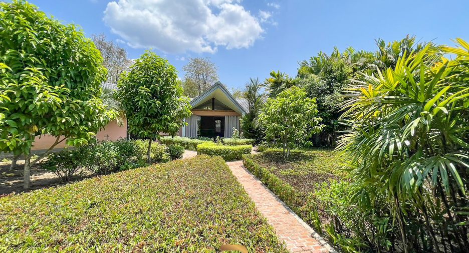 For sale 7 bedrooms villa in Cha Am, Phetchaburi