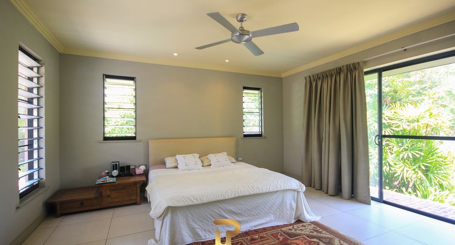 For sale 7 bedrooms villa in Cha Am, Phetchaburi