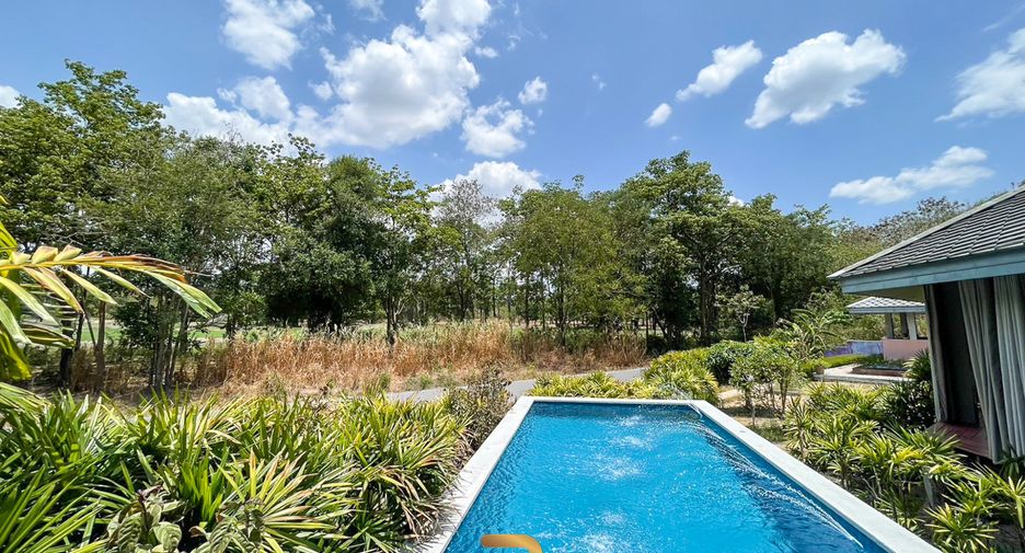 For sale 7 bedrooms villa in Cha Am, Phetchaburi