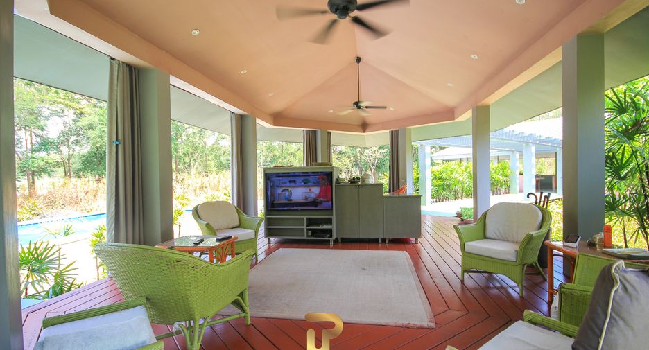 For sale 7 bedrooms villa in Cha Am, Phetchaburi