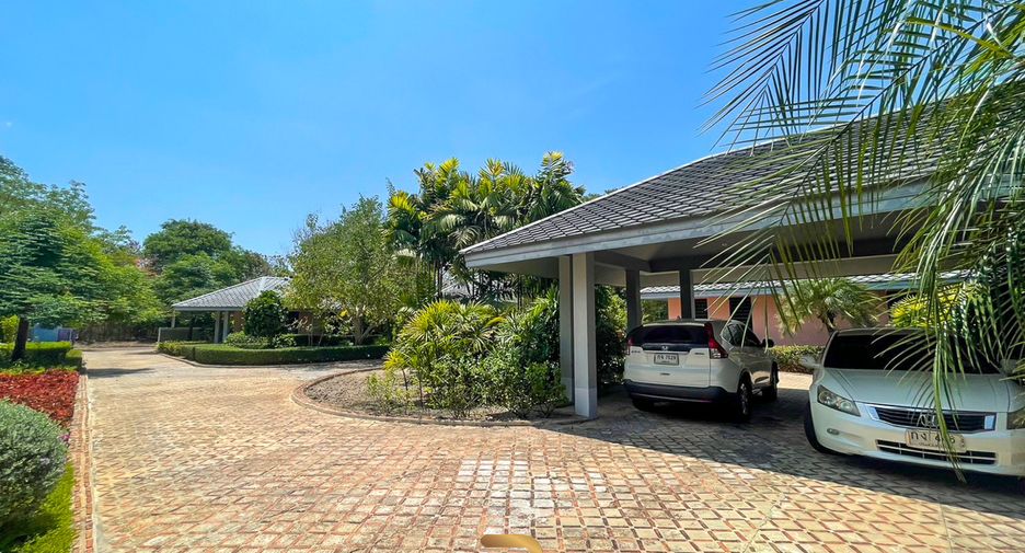 For sale 7 bedrooms villa in Cha Am, Phetchaburi