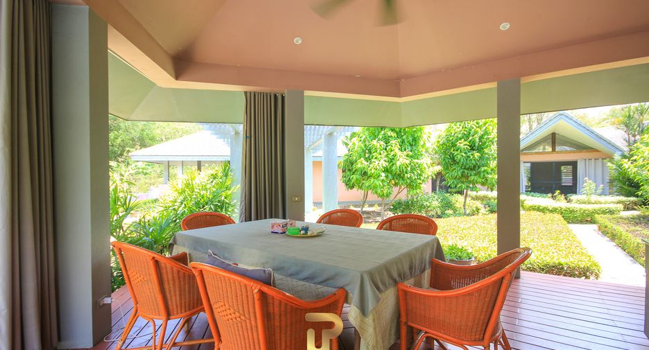 For sale 7 bedrooms villa in Cha Am, Phetchaburi